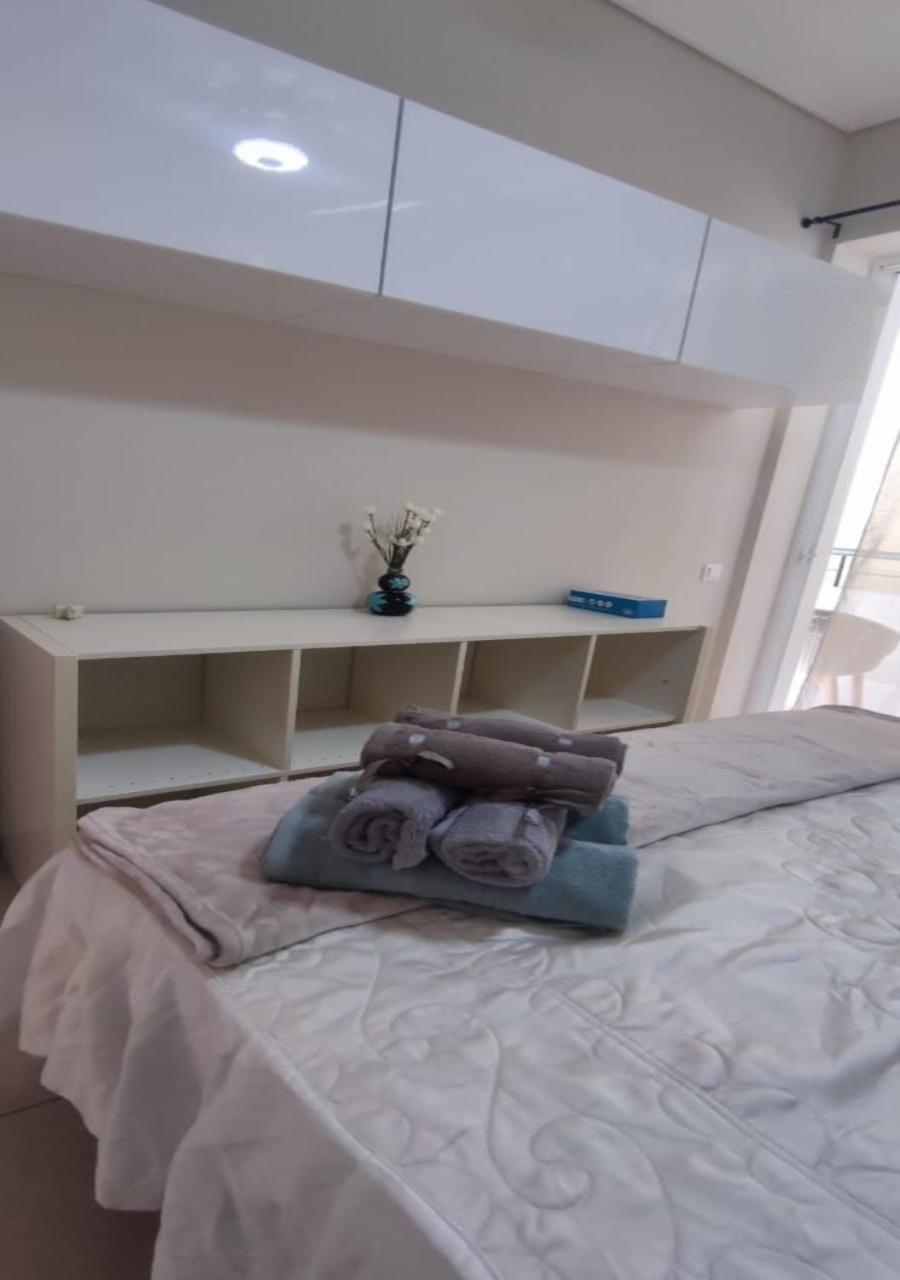 Apartment In A Quiet Location. Атина Екстериор снимка